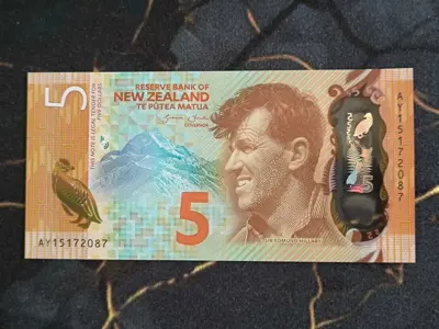 Обява: Банкнота - Нова Зеландия - 5 долара UNC | 2015г.