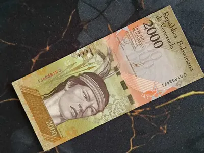 Обява: Банкнота - Венецуела - 2000 боливара UNC | 2016г.