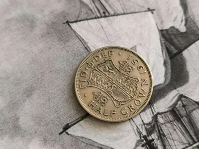 Обява: Монета - Великобритания - 1/2 (половин) крона | 1951г.