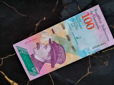 Обява: Банкнота - Венецуела - 100 боливара UNC | 2018г.
