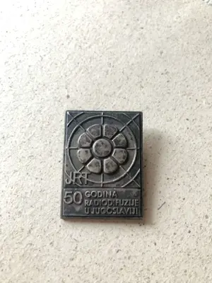 Обява: Значка 50 години радиоизлъчване в Югославия