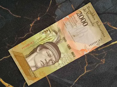 Обява: Банкнота - Венецуела - 2000 боливара UNC | 2016г.