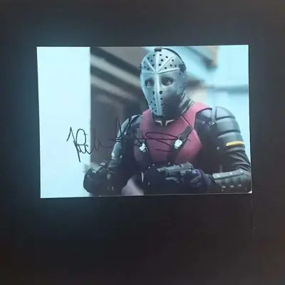 Обява: 🏹 Личен автограф Рик Гонзалез (Rick Gonzalez) - Wild Dog (Стрелата) 🏹 ПРОМО цена до 31.03.2026