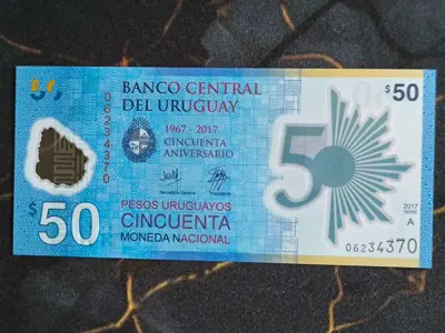 Обява: Банкнота - Уругвай - 50 песо (юбилейна) UNC | 2017г.