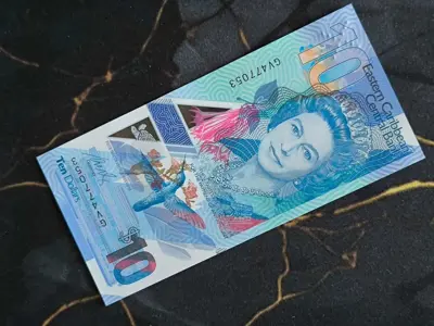 Обява: Банкнота - Източни Кариби - 10 долара UNC | 2019г.
