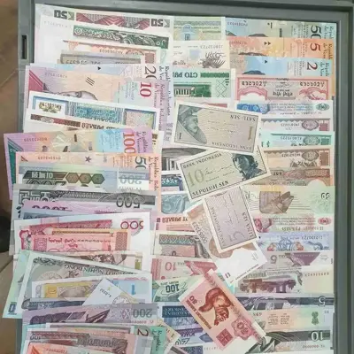 Обява: Пакет от различни 1000 банкноти цял свят