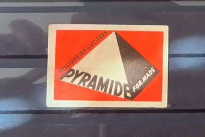 Обява: Холандия – Кибритен етикет „Pyramide“