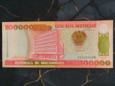 Снимка за обява „Банкнота - Мозамбик - 100 000 метикаи UNC | 1993г."