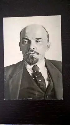Снимка за обява „Картичка - Ленин в Москва"