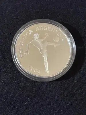 Снимка за обява „Аржентина 2004 - 5 песо - Световно първенство по футбол 2006 година FIFA“