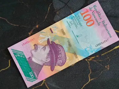 Снимка за обява „Банкнота - Венецуела - 100 боливара UNC | 2018г.“